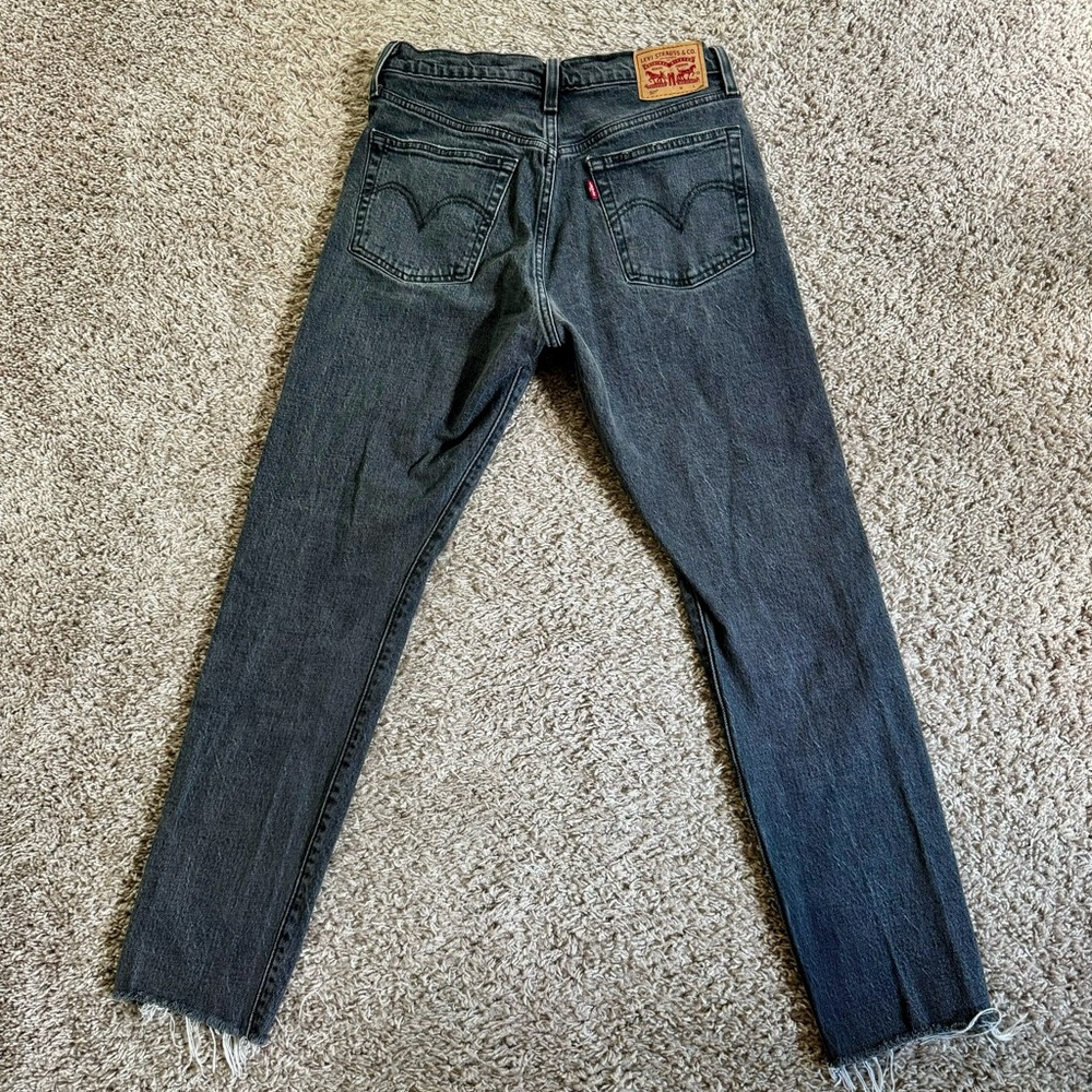 Levi’s Premium 501 Skinny Women’s Jeans in Cropped Black Denim w/ Raw Hem Sz 27 - Picture 4 of 16